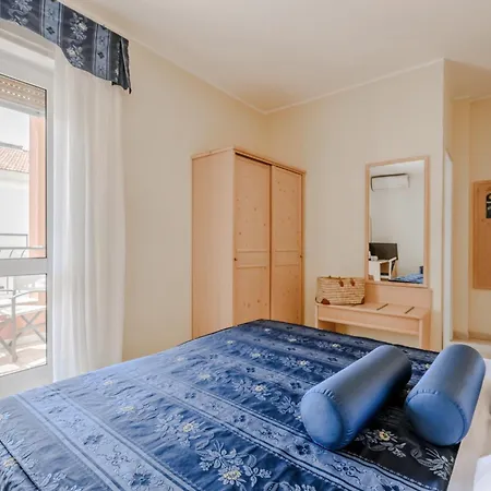 Hotiday Collection - Centro 酒店 3*