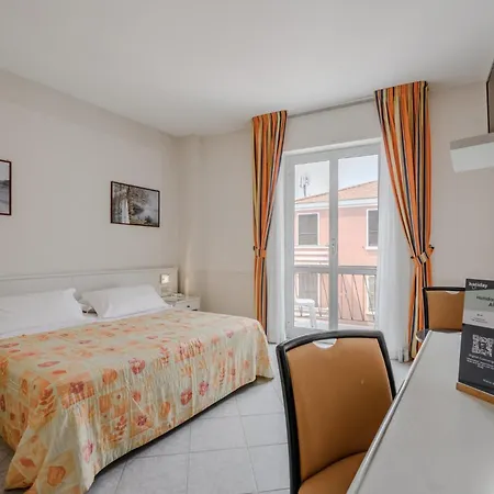 Hotiday Collection - Centro Hotell 3*