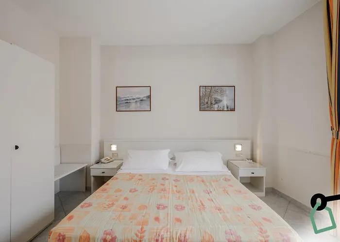 Hotel Hotiday Collection - Centro 3*