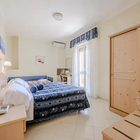 Hotiday Collection - Centro 3* Αλάσιο