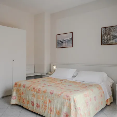 Hotiday Collection - Centro 3* Alassio