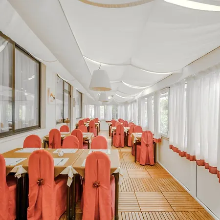 Hotiday Collection - Centro 3* Αλάσιο