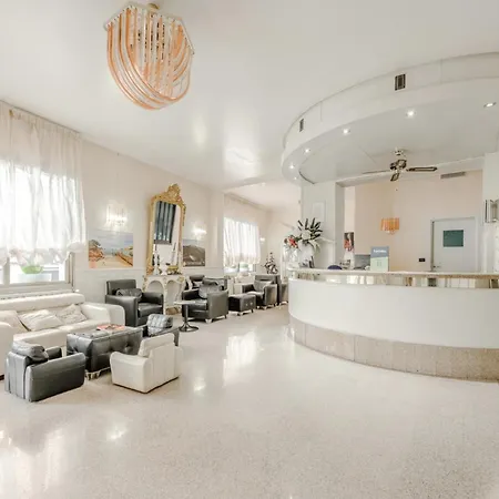 Hotiday Collection - Centro Otel 3*